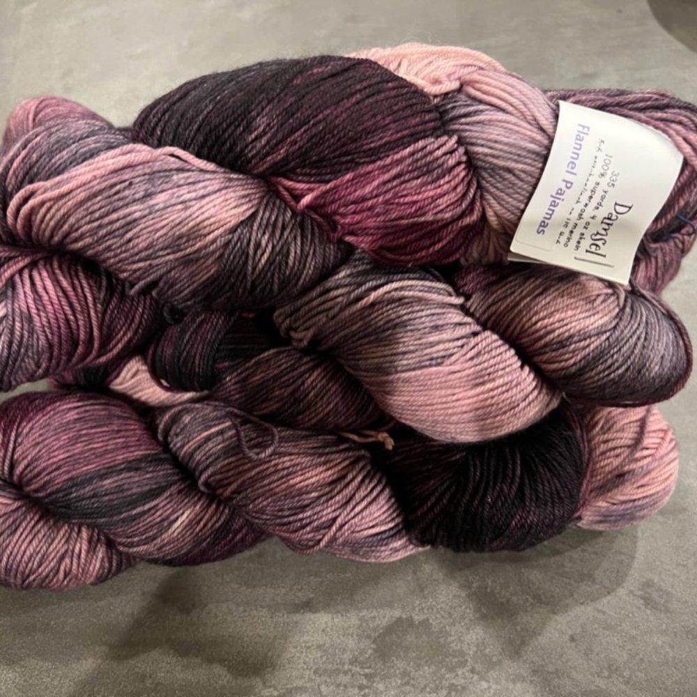 Sweater Quantity of Dragonfly Fibers Yarn Damsel Base